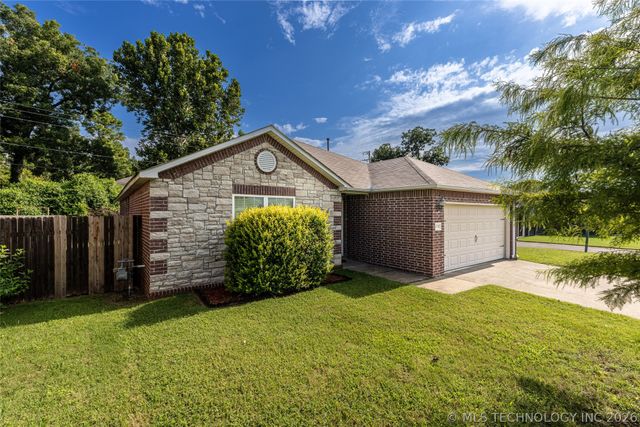 8745 E 126th Place S, Bixby, OK 74008