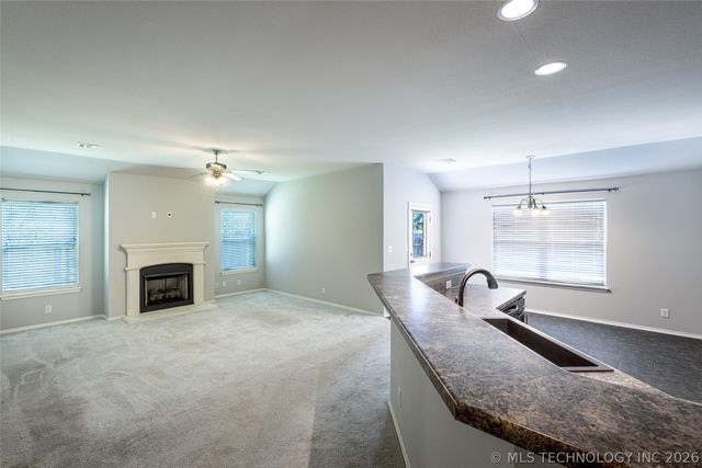 8745 E 126th Place S, Bixby, OK 74008