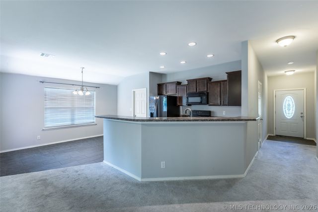 8745 E 126th Place S, Bixby, OK 74008