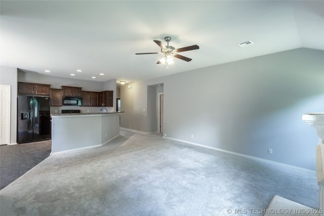 8745 E 126th Place S, Bixby, OK 74008