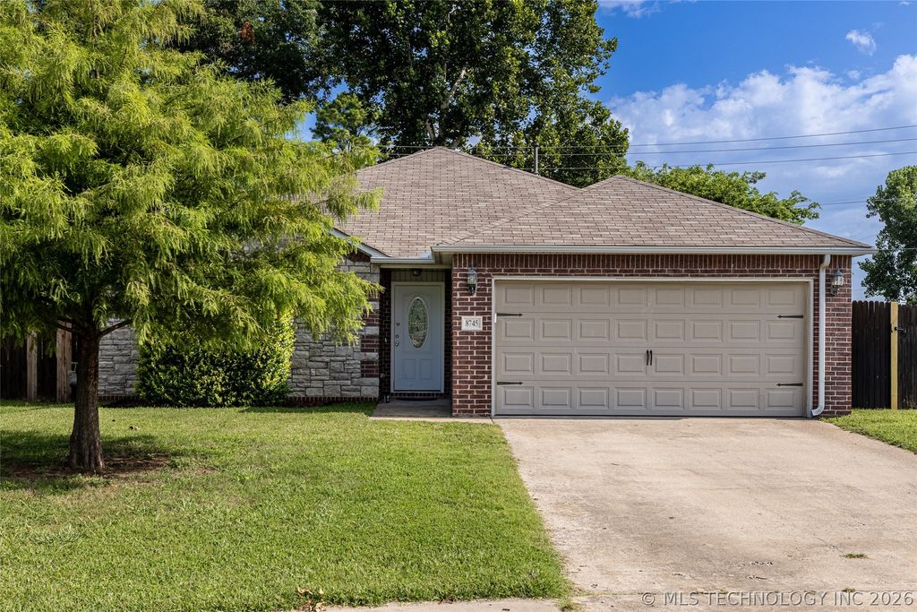 8745 E 126th Place S, Bixby, OK 74008