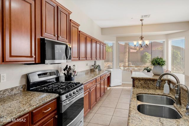 9529 S Camino Adamada, Vail, AZ 85641