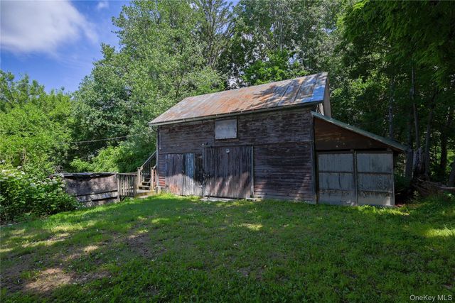 11 Little Brooklyn Road, Warwick, NY 10990