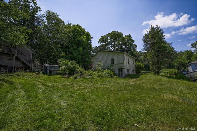 11 Little Brooklyn Road, Warwick, NY 10990