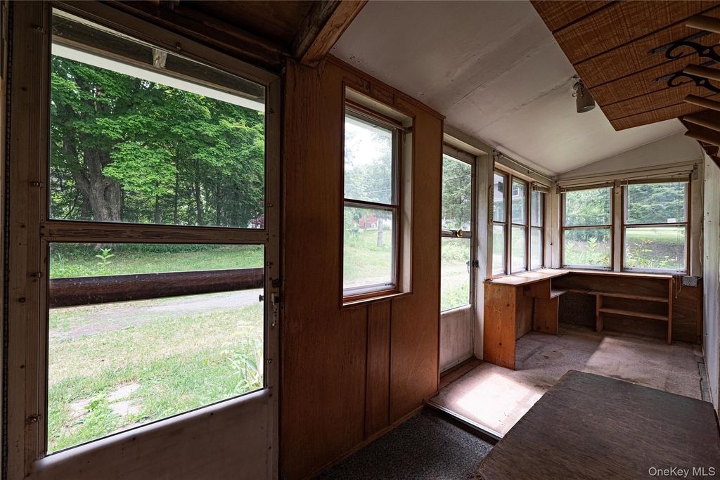 11 Little Brooklyn Road, Warwick, NY 10990