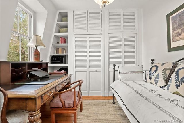 47 Hollow Tree Ridge Road 47, Darien, CT 06820