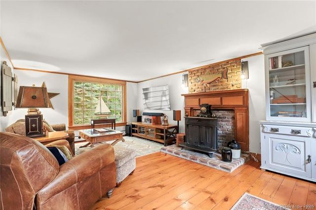 47 Hollow Tree Ridge Road 47, Darien, CT 06820