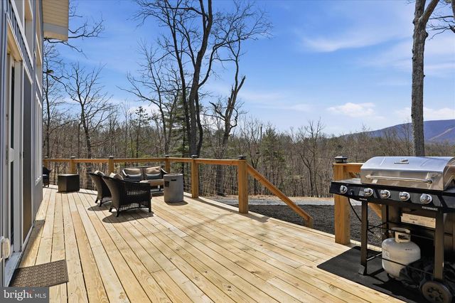432 LOST POINT LN, Berkeley Springs, WV 25411