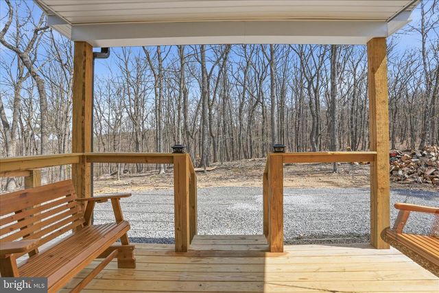 432 LOST POINT LN, Berkeley Springs, WV 25411