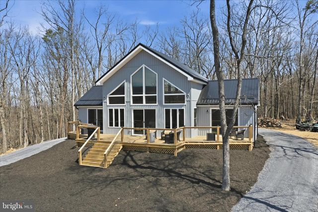 432 LOST POINT LN, Berkeley Springs, WV 25411