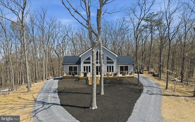 432 LOST POINT LN, Berkeley Springs, WV 25411