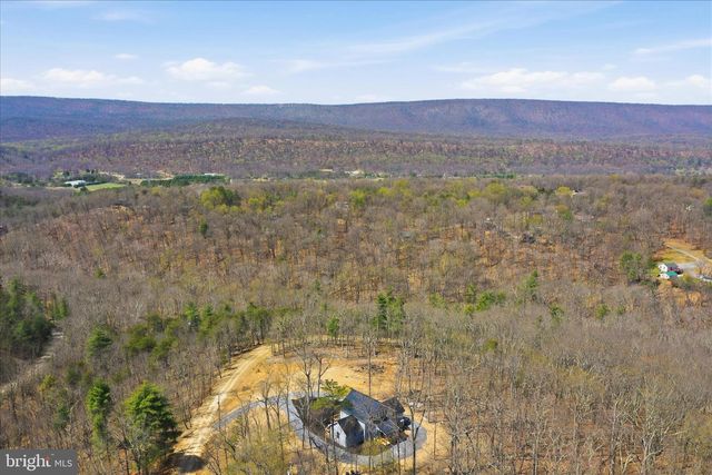 432 LOST POINT LN, Berkeley Springs, WV 25411