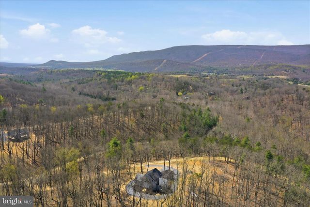 432 LOST POINT LN, Berkeley Springs, WV 25411