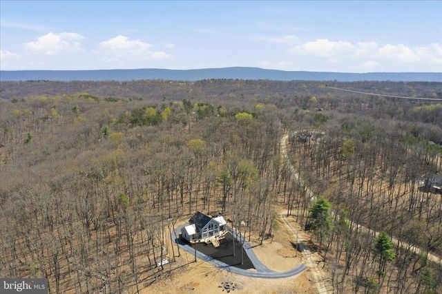 432 LOST POINT LN, Berkeley Springs, WV 25411