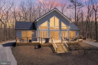 432 LOST POINT LN, Berkeley Springs, WV 25411