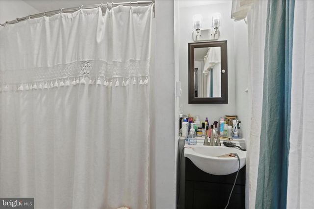 26 E E MADISON STREET, Greencastle, PA 17225