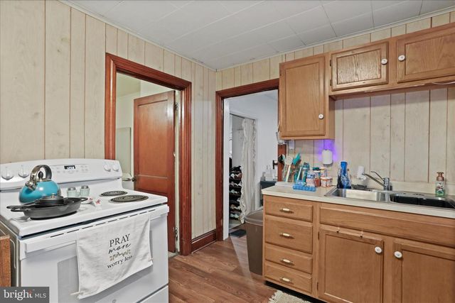 26 E E MADISON STREET, Greencastle, PA 17225