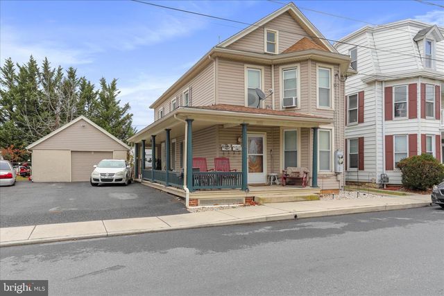 26 E E MADISON STREET, Greencastle, PA 17225