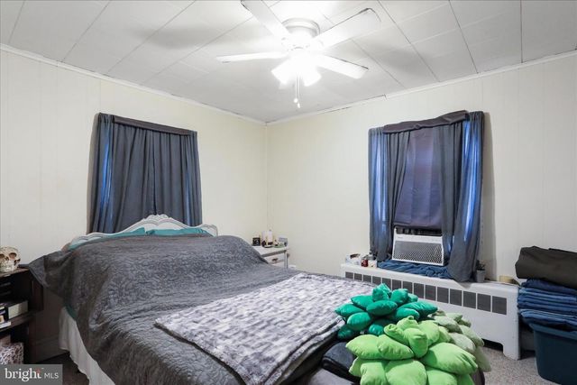 26 E E MADISON STREET, Greencastle, PA 17225