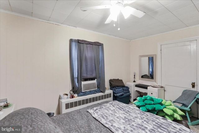 26 E E MADISON STREET, Greencastle, PA 17225