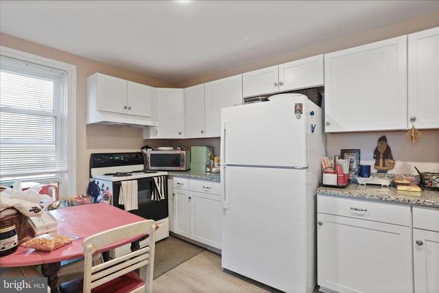 26 E E MADISON STREET, Greencastle, PA 17225