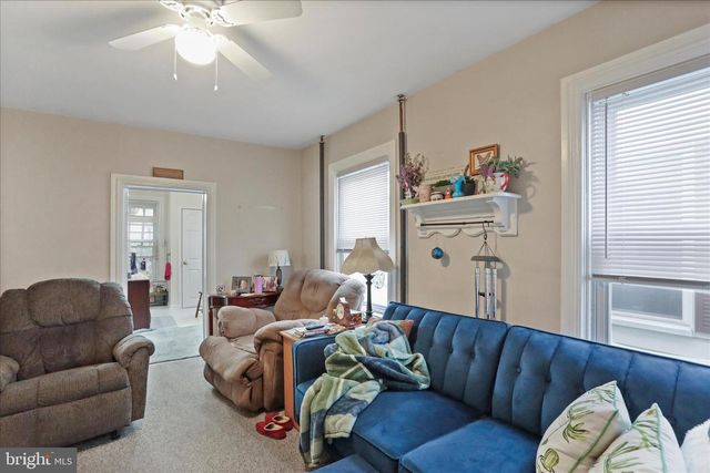 26 E E MADISON STREET, Greencastle, PA 17225