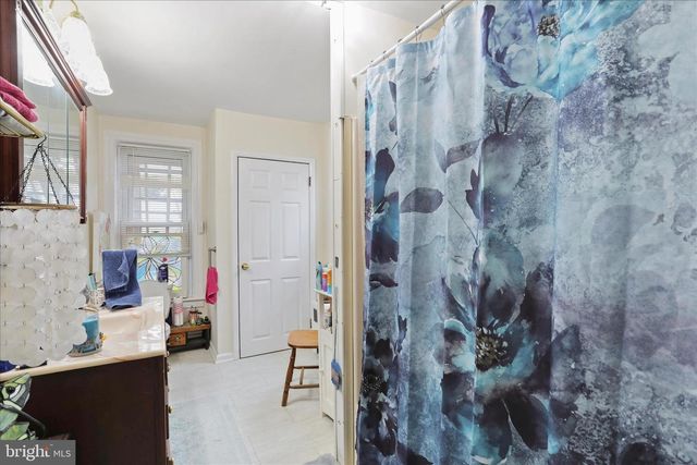 26 E E MADISON STREET, Greencastle, PA 17225