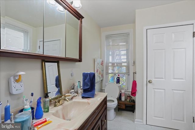 26 E E MADISON STREET, Greencastle, PA 17225