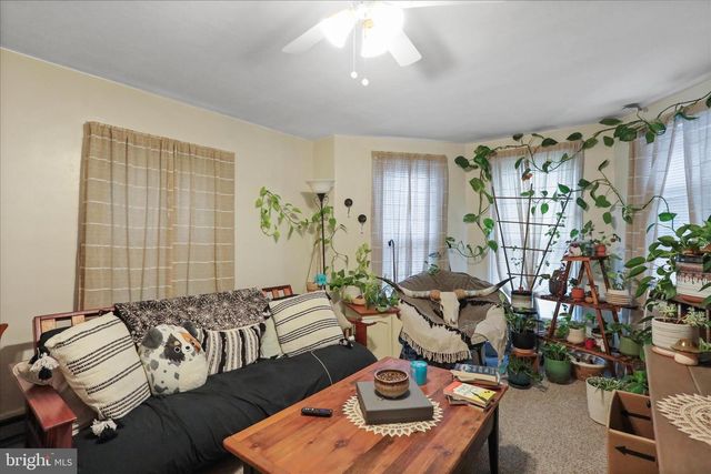 26 E E MADISON STREET, Greencastle, PA 17225