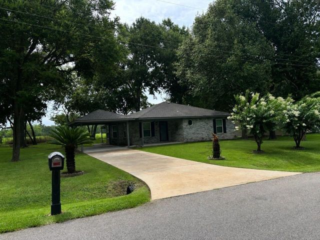 11950 N Ridgeway Drive, Willis, TX 77318