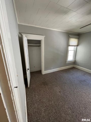 1038 N 1ST Street, Springfield, IL 62702