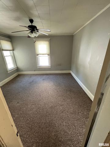 1038 N 1ST Street, Springfield, IL 62702