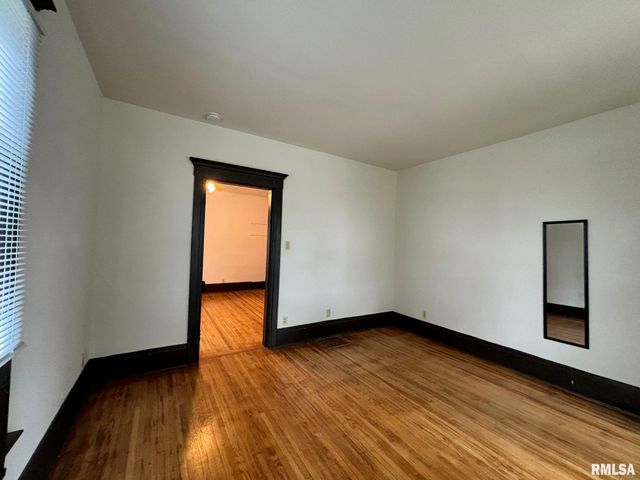 1038 N 1ST Street, Springfield, IL 62702