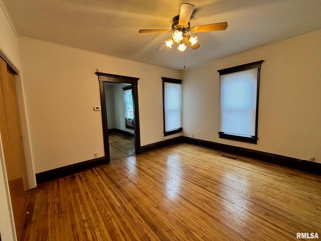 1038 N 1ST Street, Springfield, IL 62702