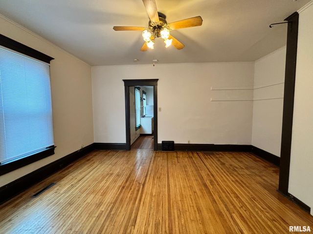 1038 N 1ST Street, Springfield, IL 62702