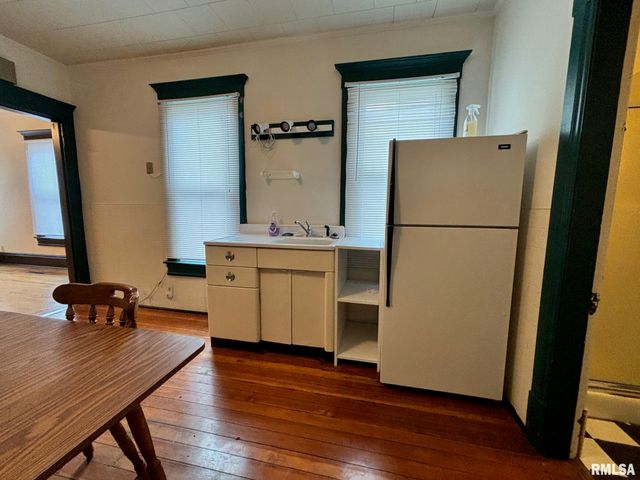 1038 N 1ST Street, Springfield, IL 62702