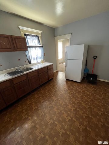 1038 N 1ST Street, Springfield, IL 62702