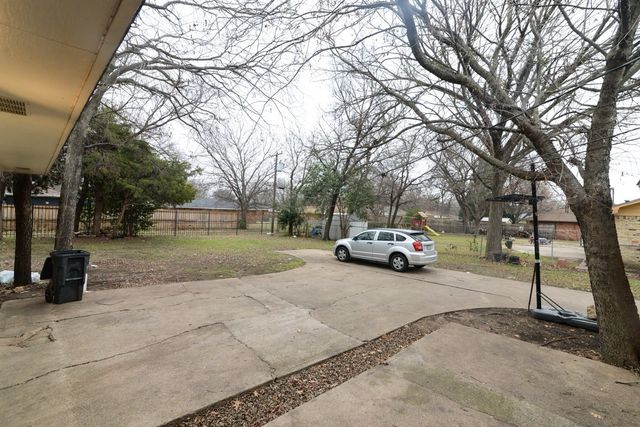 614 N Young Boulevard, Desoto, TX 75115