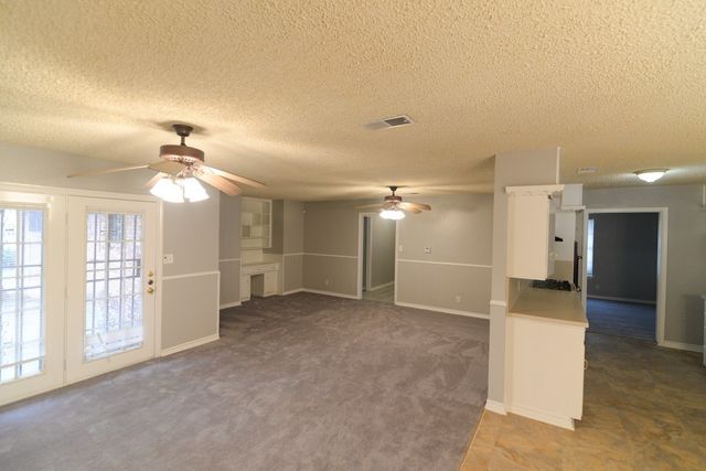 614 N Young Boulevard, Desoto, TX 75115