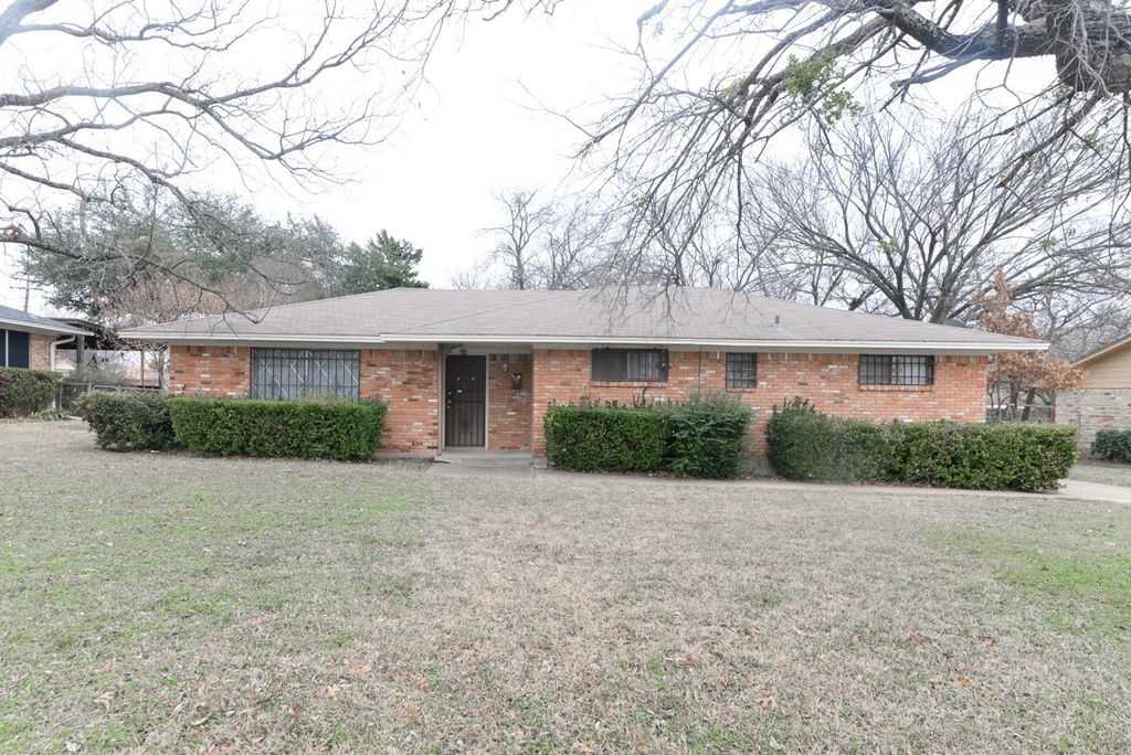 614 N Young Boulevard, Desoto, TX 75115