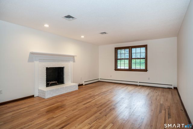 182 Valley View Road, Manchester, CT 06040