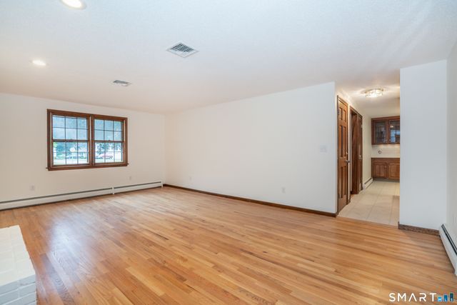 182 Valley View Road, Manchester, CT 06040