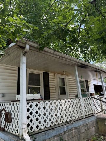 136 Circle Dr, Cookeville, TN 38506