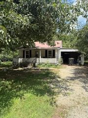 136 Circle Dr, Cookeville, TN 38506