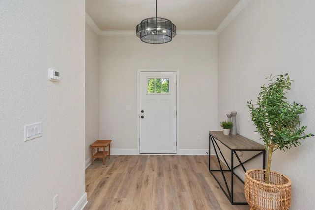 693 E Bowers Avenue, Crestview, FL 32539