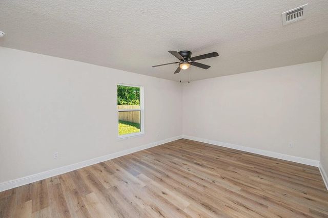 693 E Bowers Avenue, Crestview, FL 32539