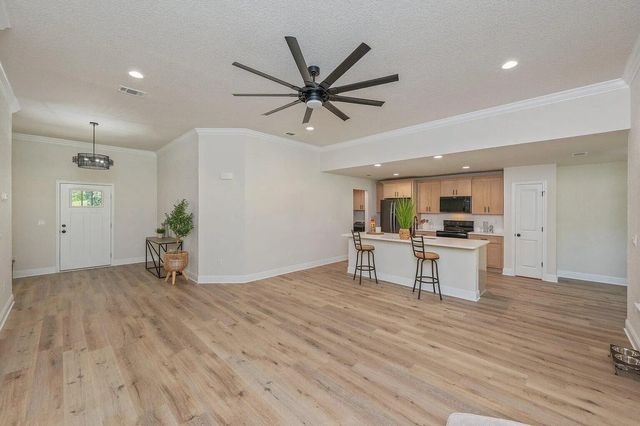 693 E Bowers Avenue, Crestview, FL 32539