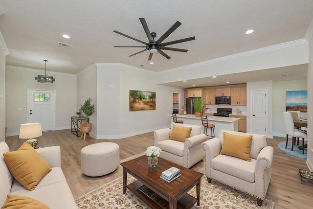 693 E Bowers Avenue, Crestview, FL 32539