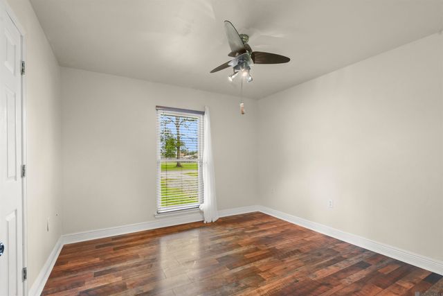 16290 Oakridge Dr, Prairieville, LA 70769