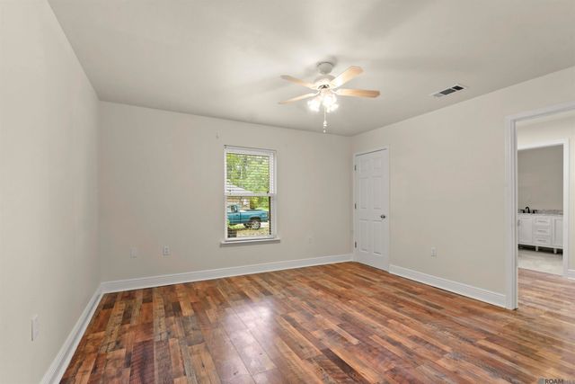 16290 Oakridge Dr, Prairieville, LA 70769